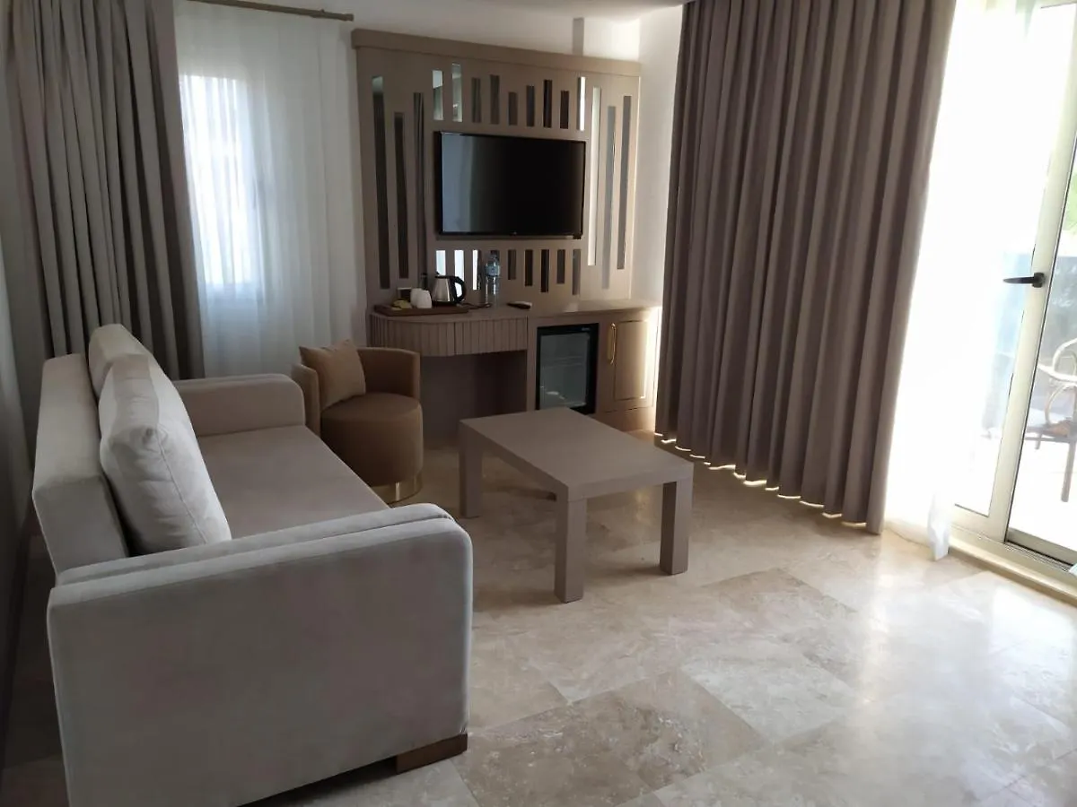 Sestra Suite Hotel Bitez 2*,